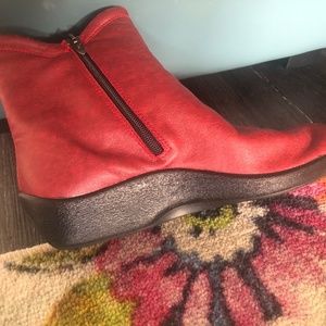 Super Comfort Vegan Arcopedico Ankle Boots